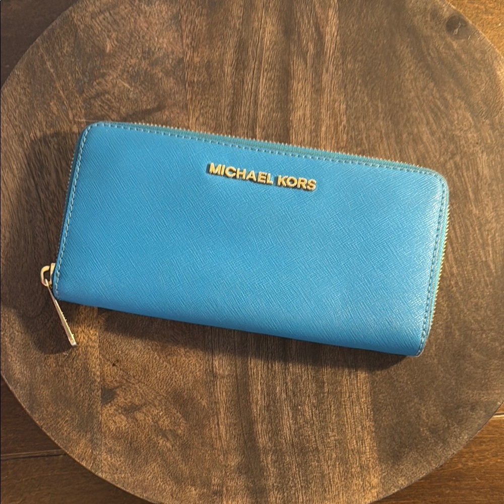 Michael Kors Blue Leather Jet Set Zip Around Wallet